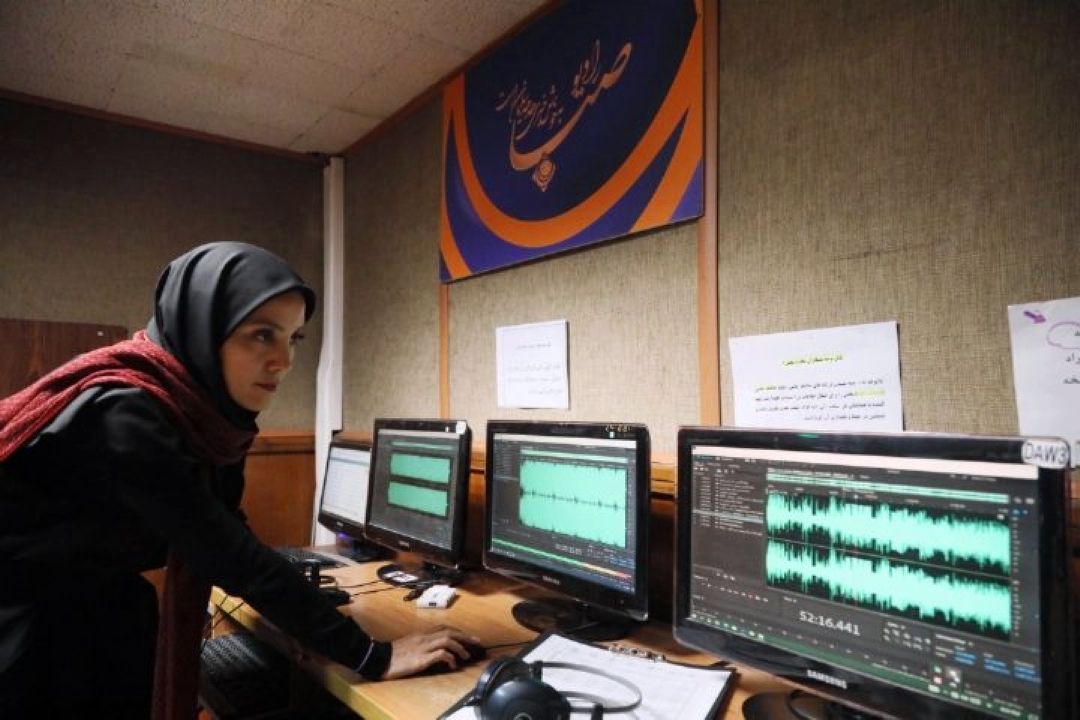 «دلتنگ اوییم»؛ روایت پیوند قلبی ملت و رهبری در قاب دل‌گویه‌های رادیویی
