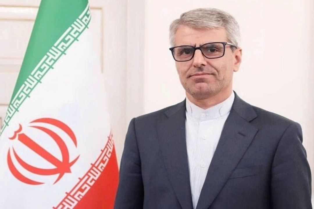 بقائی: امپراطور ناچار شد با واقعیت كنار بیاید