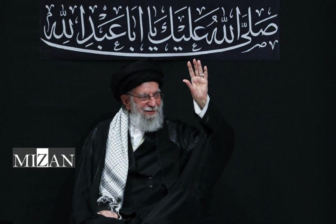 «در فراق پدر»؛ روایت رادیو صبا از وداعی تاریخی با رهبر شهید