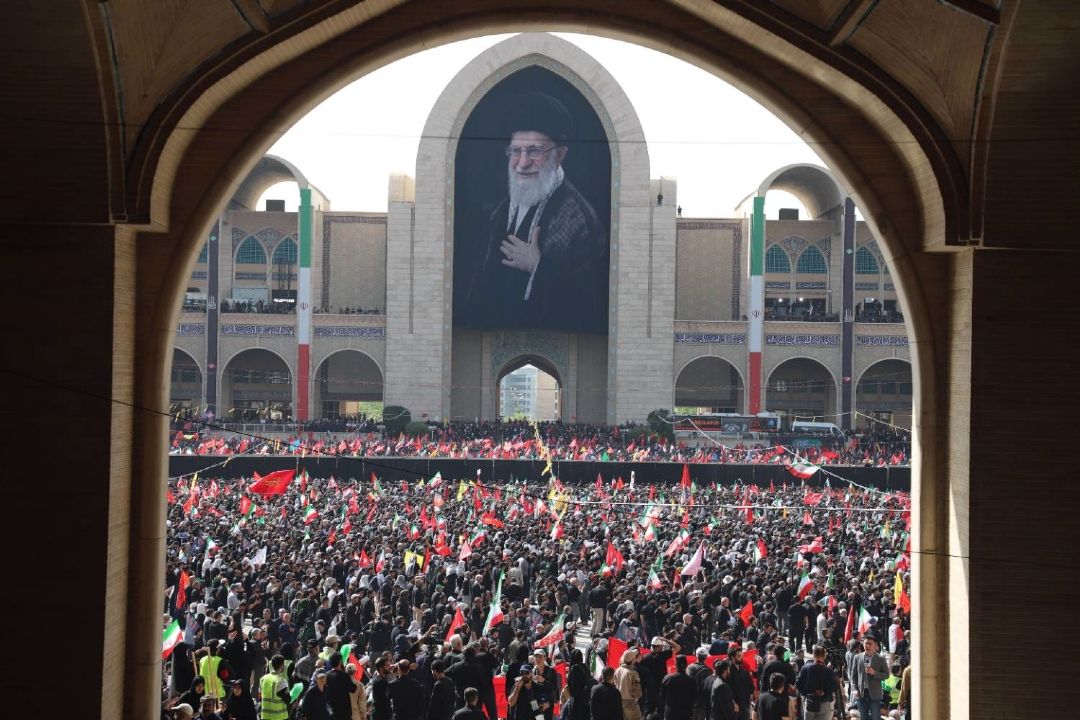 حماسه وداع با آقای شهید ایران؛ خروش عاشقان در مصلای امام خمینی(ره)