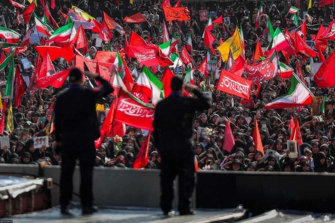 ملت حسینی با حضور میلیونی خود پیكر رهبر شهید را بدرقه كرد