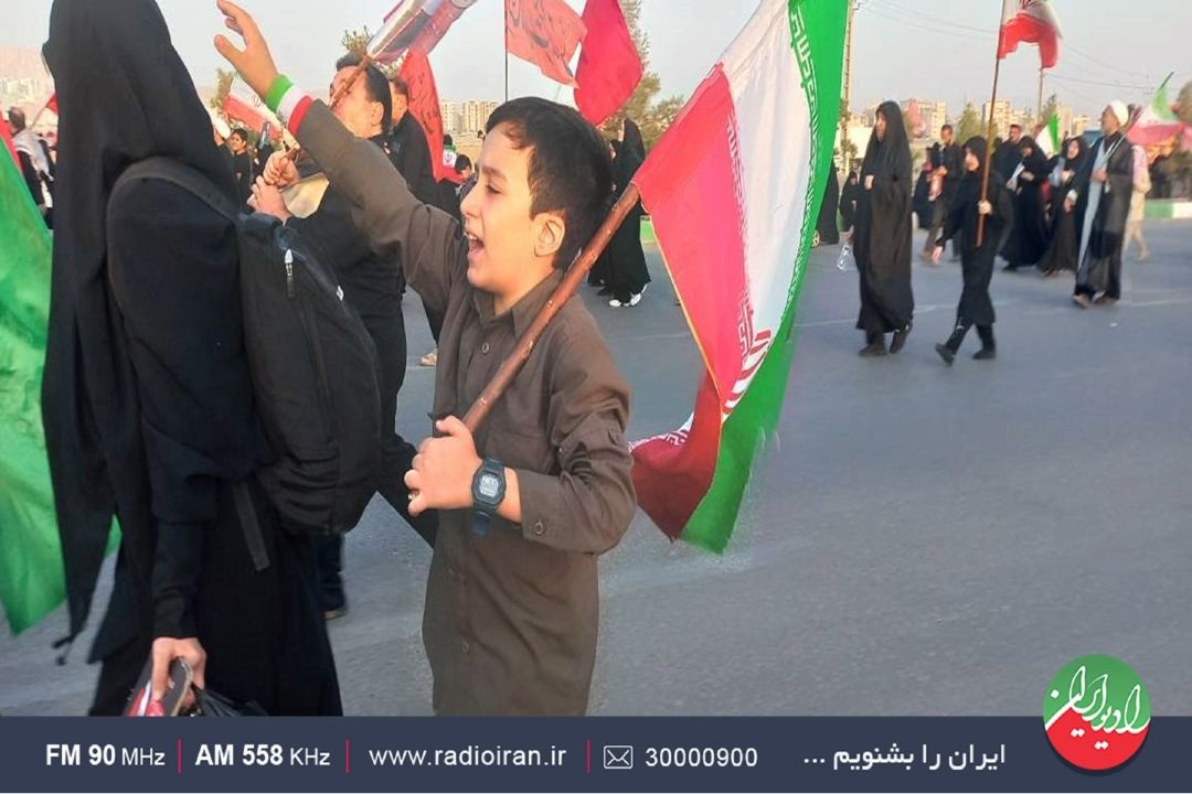 وداع با رهبر شهید غم‌انگیز است