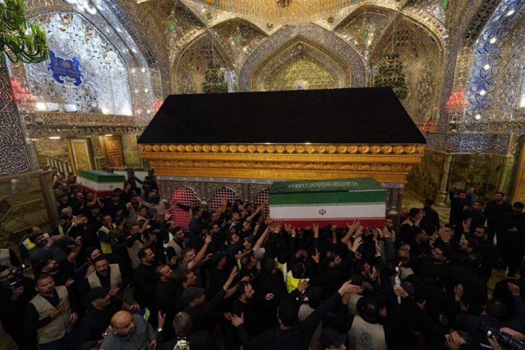 آغاز وداع تاریخی در نجف؛ سیل خروشان جمعیت در تشییع شهید امت