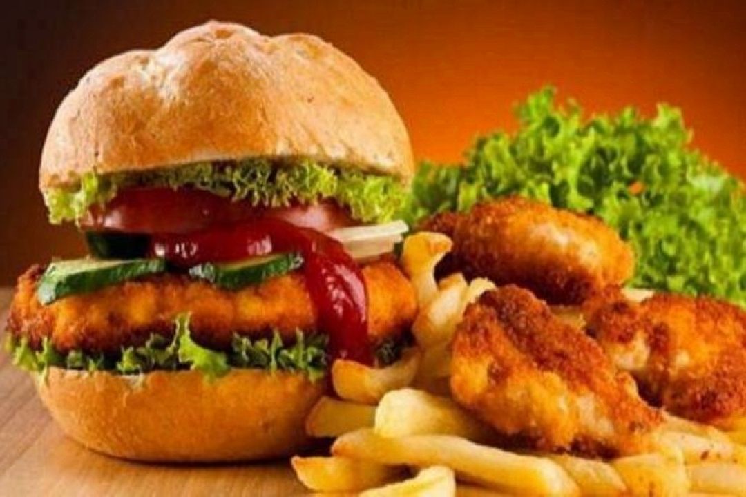 در هفته چند بار میتونیم برای بچه هامون غذاهای فست فودی تهیه كنیم؟