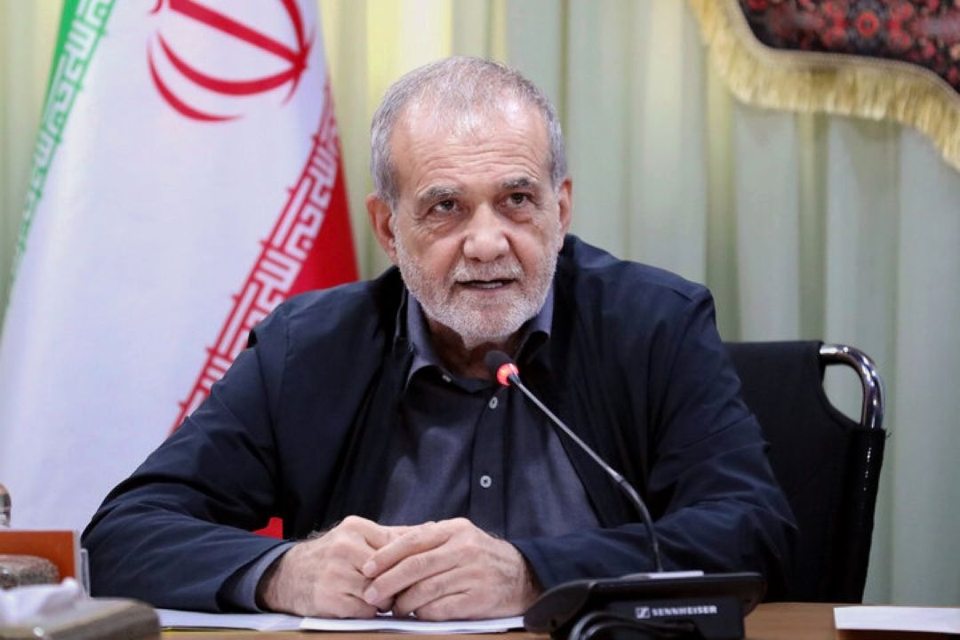 پزشكیان: دولت با همه ظرفیت های خود در كنار فعالان اقتصادی است