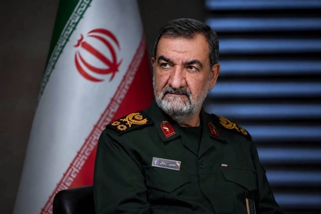 رضایی: جنگ اقتصادی را خنثی می‌كنیم/همراهی با آمریكا دشمنی با ایران است