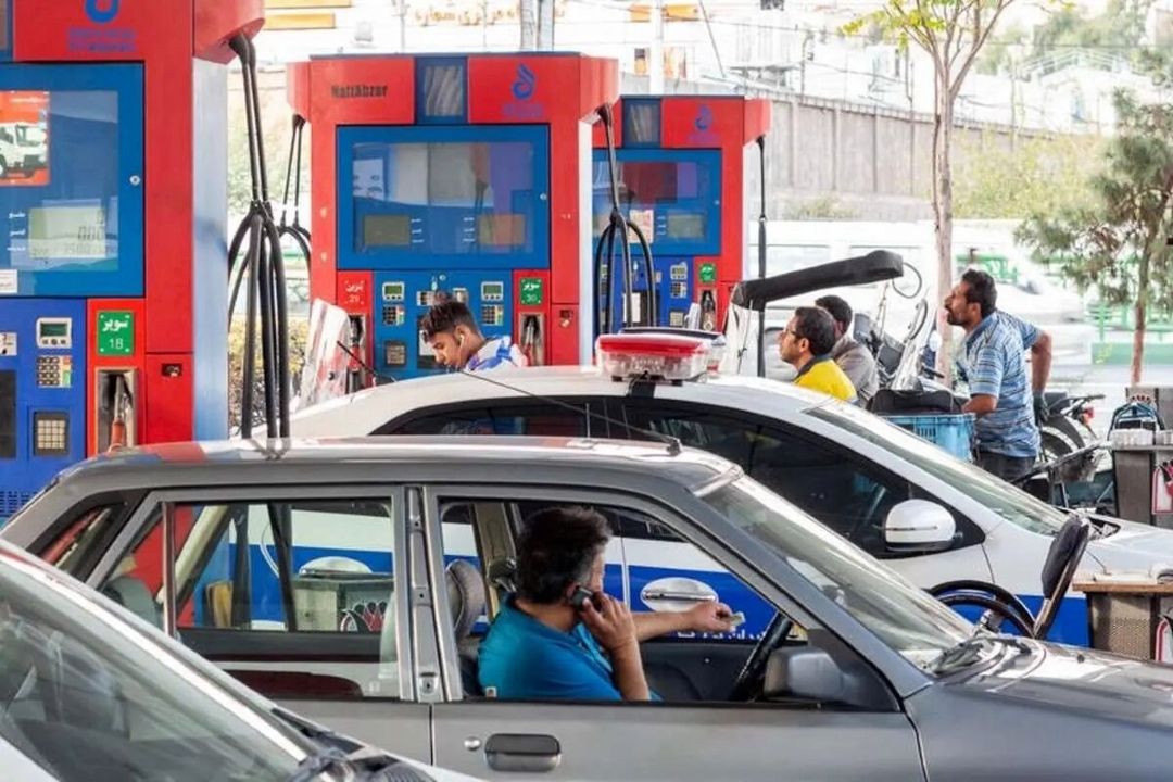 فرسودگی پالایشگاه‌ها و خودروهای پرمصرف؛ عامل اصلی بحران سوخت