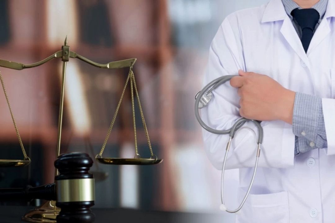 مداخله در امور پزشكی؛ در صدر جرایم سلامت/ضرورت استعلام پروانه از سایت نظام‌پزشكی پیش از اقدامات درمانی