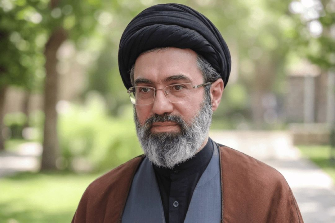 رهبر انقلاب: بزودی دریای عرب هم خود را از حضور دشمن خالی می‌كند