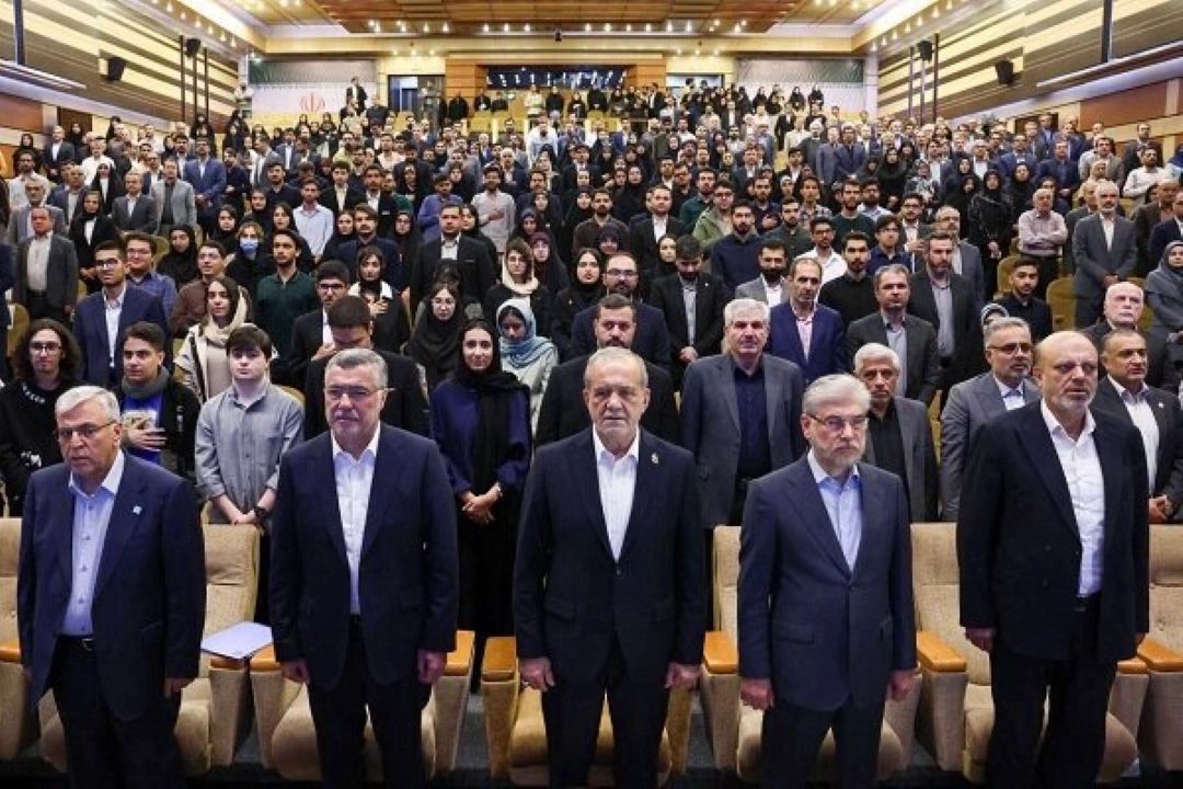 پزشكیان: اگر باور به خودمان داشته باشیم می‌توانیم از مشكلات عبور كنیم