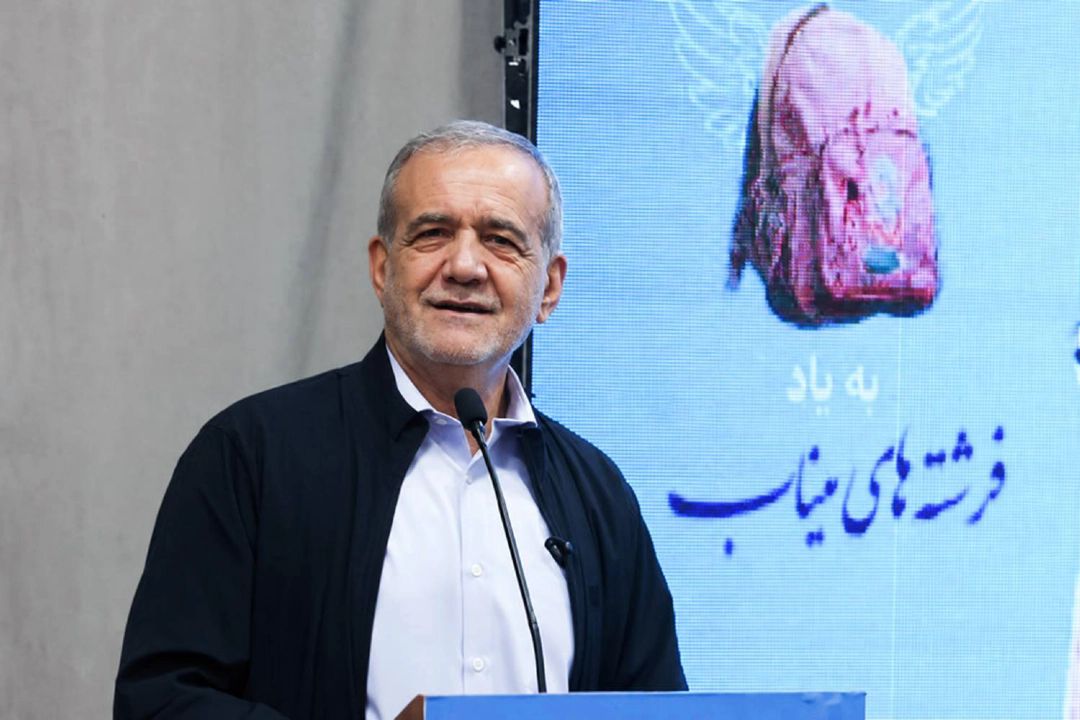 پزشكیان: دستیابی به فناوری پیشرفته موشك نشان دهنده ظرفیت علمی كشور است