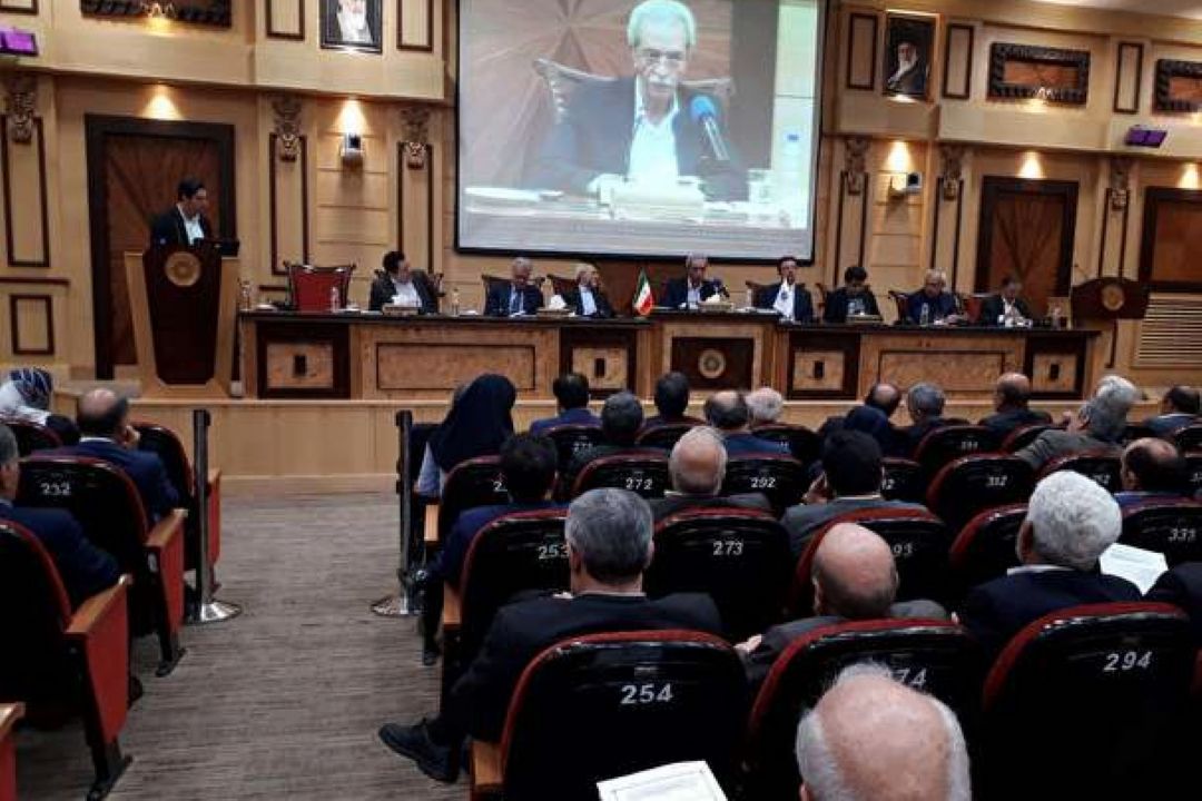 دولت دست از سر اقتصاد بر دارد