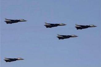 برگزاری نمایشگاه پرواز جت های جنگنده در دزفول توسط ارتش  