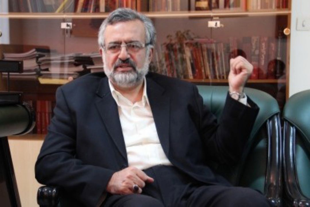 باید از عقل و احساس، توامان برای مصرف پوشاك بهره بگیریم