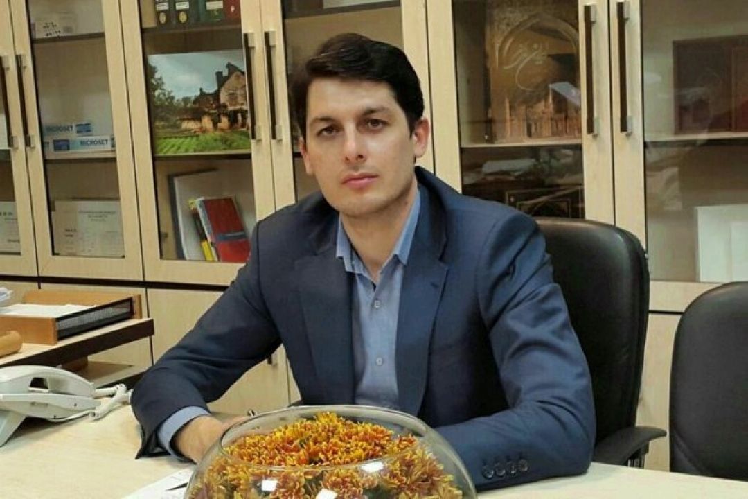 داروساز اجازه ی تشخیص بیماری و درمان را ندارد