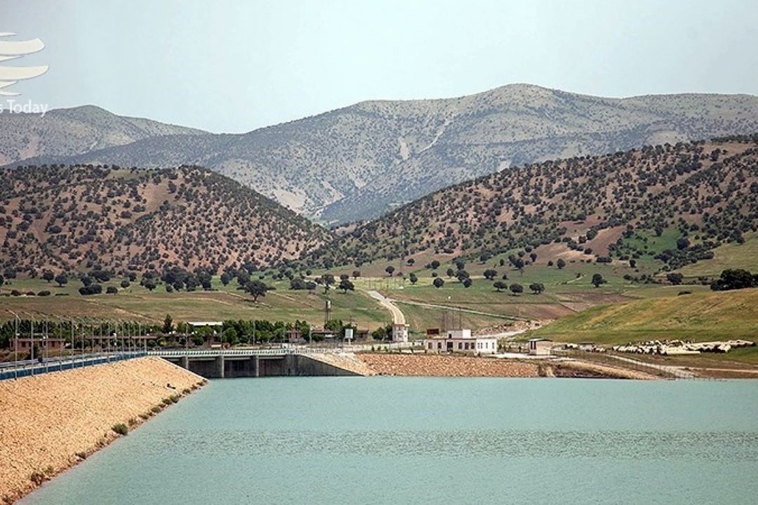 سرریز كردن سد آزادی در كرمانشاه