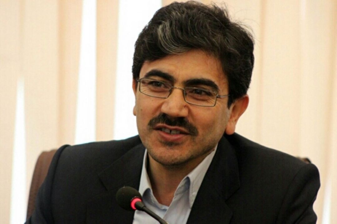 كارنامه خوب همتی در قضیه حقوق های نجومی/ ارز تعدیل می شود