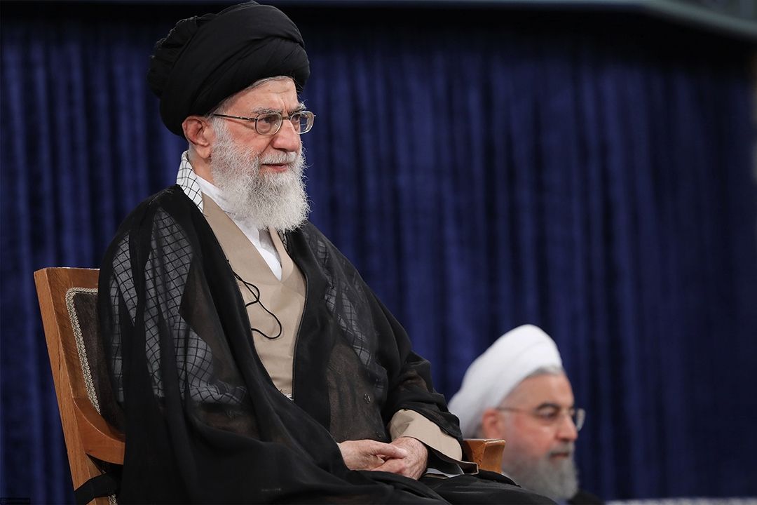تسلیم شدن در مقابل زورگویی‌های قدرتهای زورگو، ملّتها و كشورها را بیچاره میكند