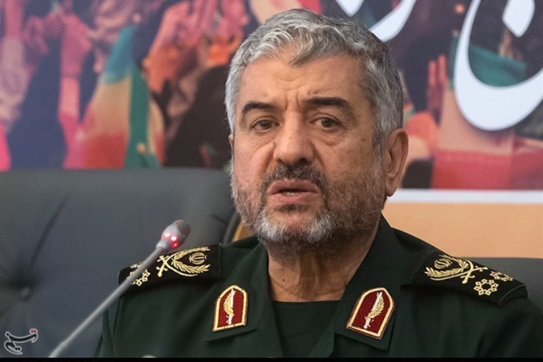 فرمانده‌كل‌سپاه: آقای روحانی قهر و غضب خود را علیه نارسایی‌های اقتصادی دولت به‌كار گیرید