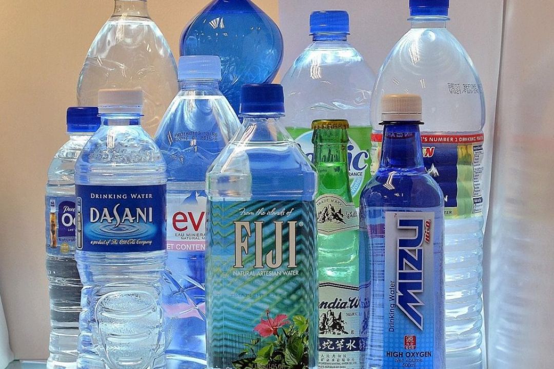 دانستنی های مصرف آب معدنی در فصل گرم تابستان از "رادیو سلامت"