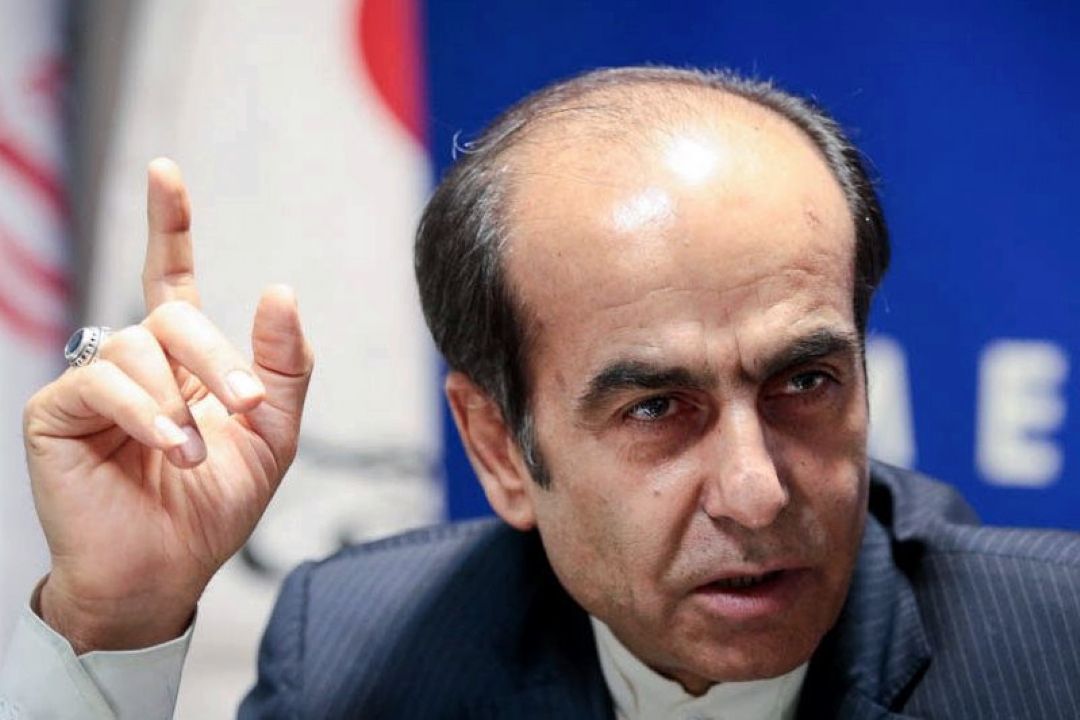 تحریم های نفتی اولین آسیب را به مردم می رساند نه مسئولان!
