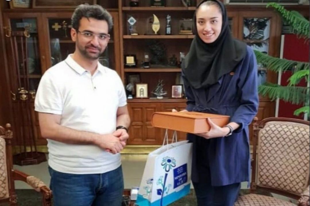 سوال چالشی رضا رشیدپور از وزیر ارتباطات درباره تقدیر از كیمیا علیزاده