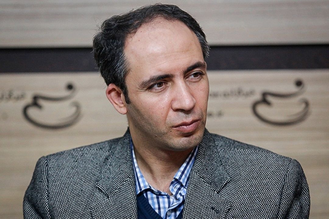 تاخیر عمدی شركت های پتروشیمی در تزریق ارز به بازار، خیانت است 
