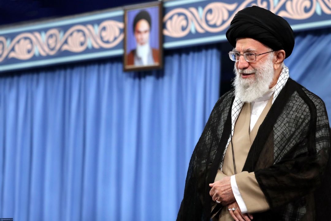 انتقاد رهبرانقلاب از كارهایی كه درباره دفاع مقدس انجام نداده‌ایم
