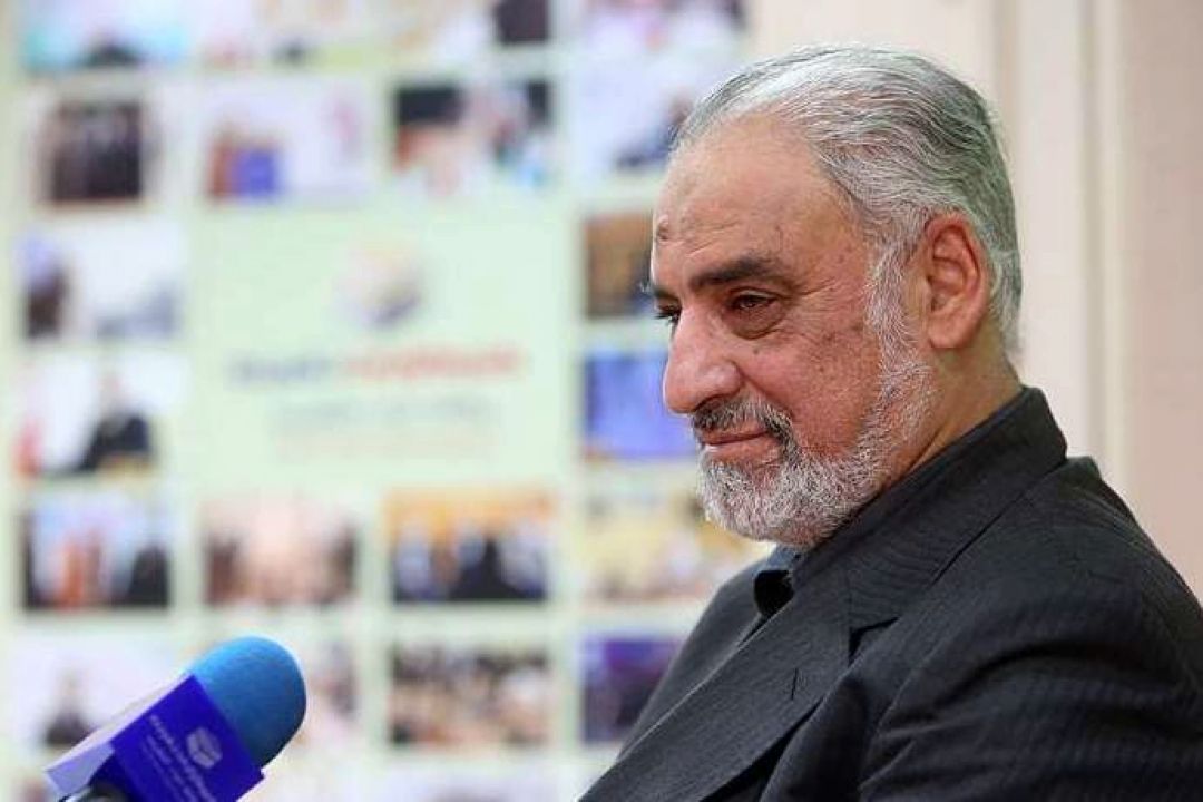 امت های اسلامی، كشورهایشان را از وجود افراد خودفروخته پاك كنند