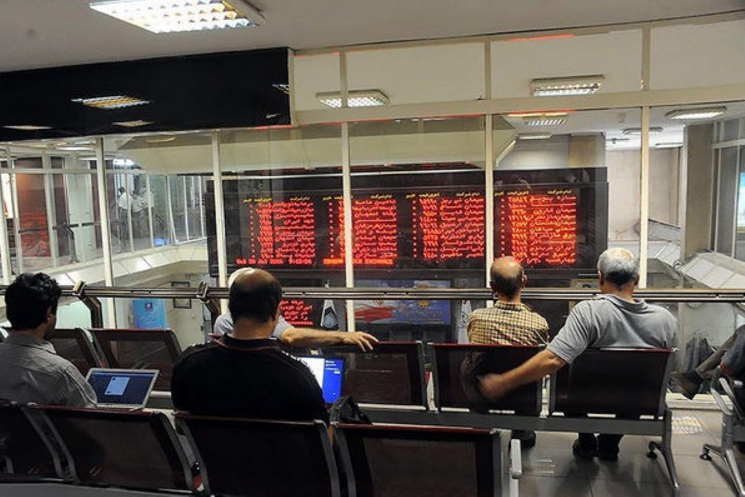 سرمایه گذاران سهام بخرند