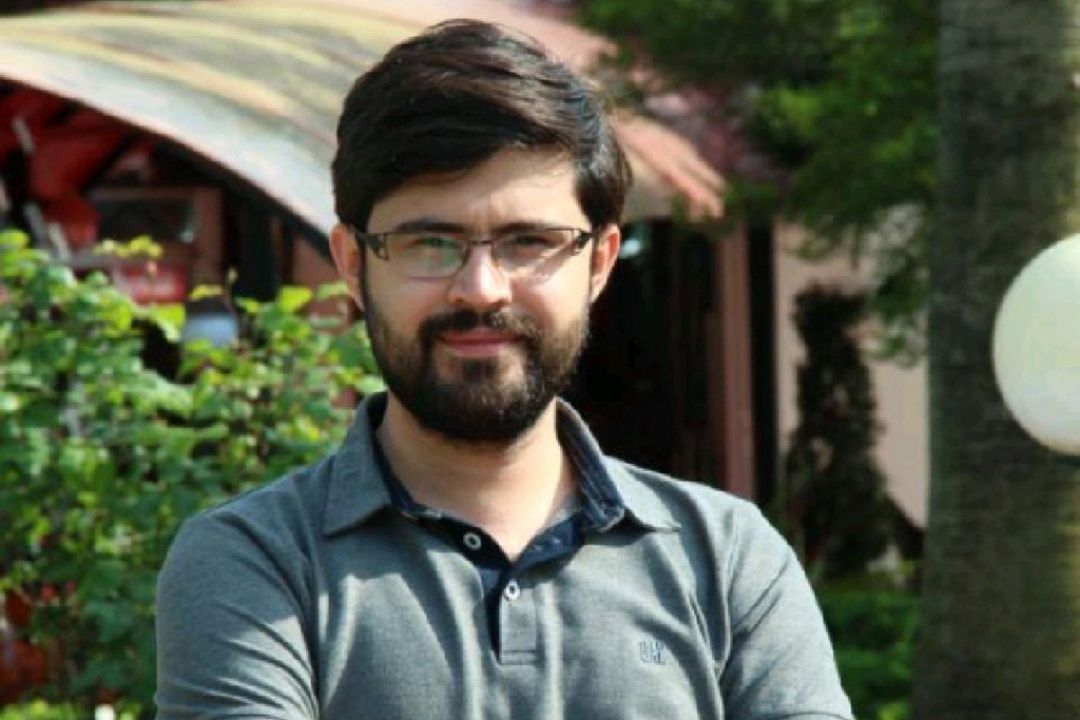 گفت وگویی طنزآمیز با 