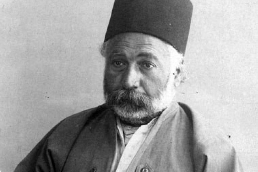 شنیدنی های تاریخ: زندگی میرزا عبدالغفارخان نجم الدوله 