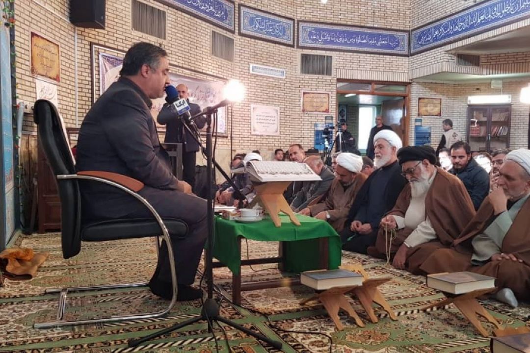 بازدید اعضای كاروان قرآنی انقلاب از پالایگاه نفت شازند