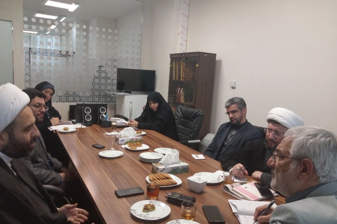 رادیو زیارت ظهر امروز میزبان  مدیران موسسه فرهنگی آستان قدس رضوی بود.