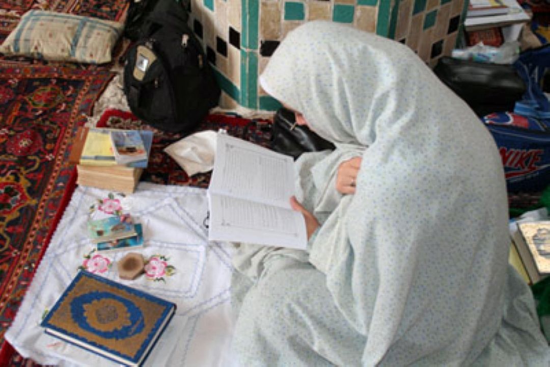 علاقمندان به حضور در مراسم معنوی اعتکاف  ایام البیض در  حرم مطهر رضوی فقط تا  فردا  فرصت دارند  ثبت نام کنند. 
