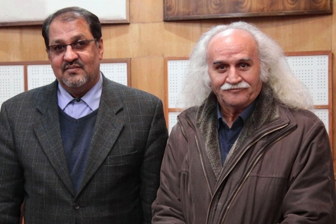 گفتگوی مدیر رادیو فرهنگ با حسن فرازمند خبرنگار روزنامه ی اطلاعات 