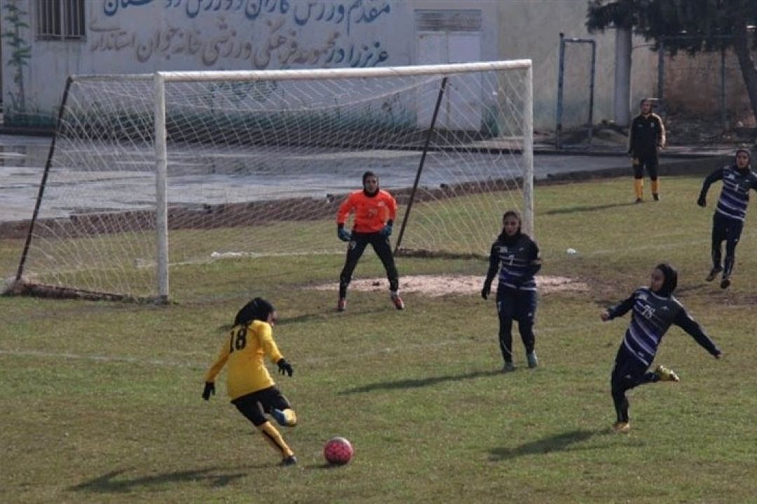 شهرداری سیرجان پیروز دیدار حساس هفته دهم لیگ برتر فوتبال
