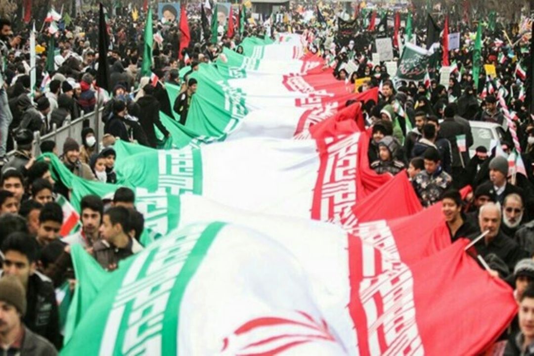 فردا شانه به شانه هم با گامهایی استوار و کوبنده خواهیم آمد همچون موجی خروشان در سالگرد 40 سالگی انقلاب