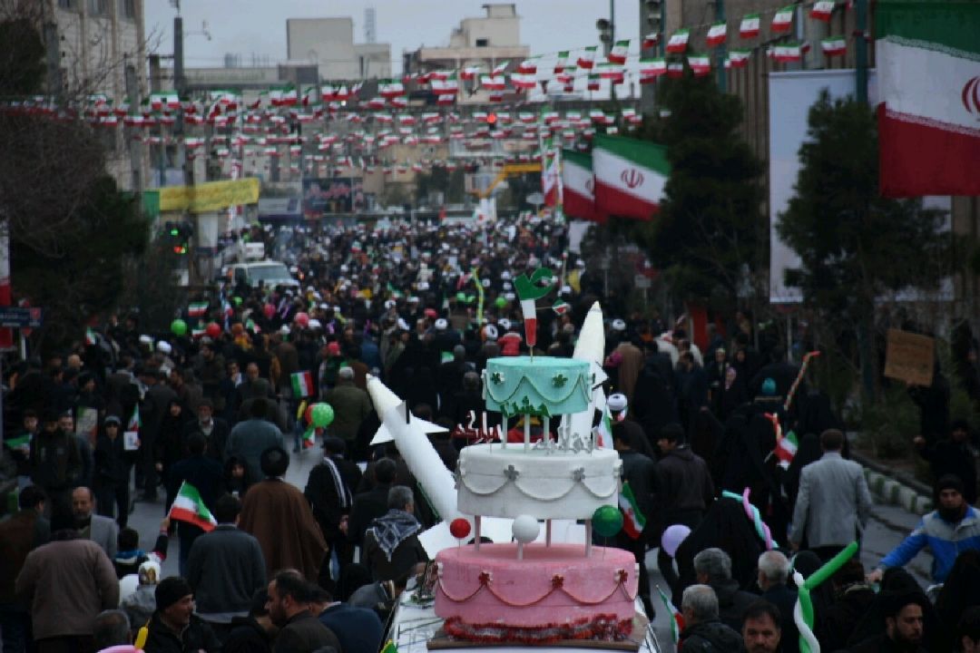 راهپیمایی با شکوه  چله انقلاب اسلامی  از صبح امروز در سراسر ایران اسلامی بویژه شهرهای زیارتی  مشهد،قم و شیراز  آغاز شده است