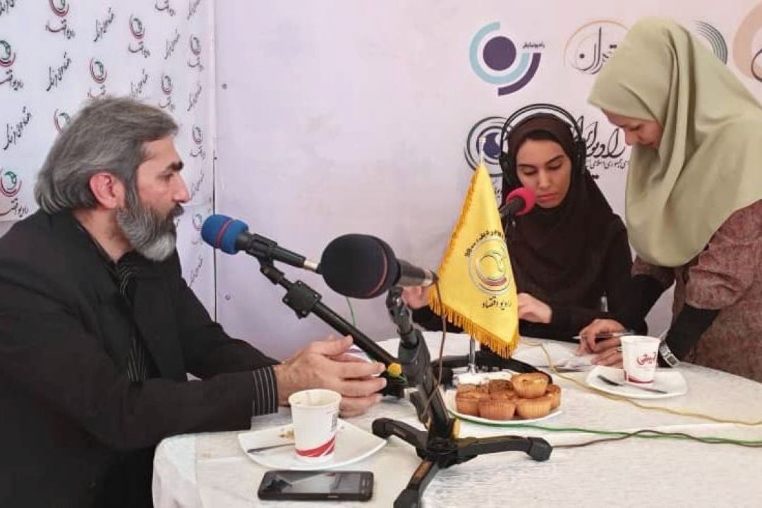 حضور برنامه "اقتصاد حوالی فرهنگ" در سی و هفتمین جشنواره بین المللی فیلم فجر (2)