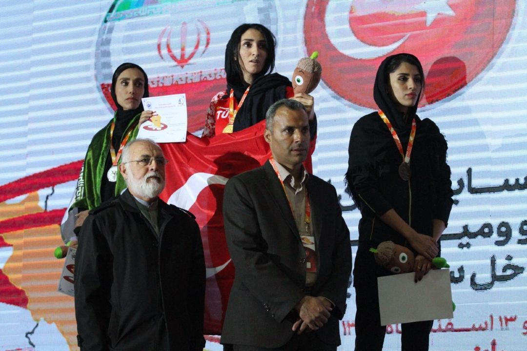 نتایج مسابقات بین المللی دوومیدانی داخل سالن زنان در مواد مختلف 
