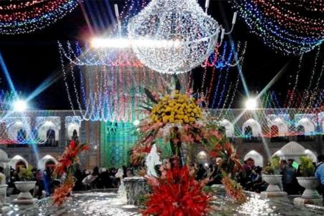 حرم مطهر رضوی درآستانه میلاد با سعادت امام محمدباقر ع) میزبان زائران بسیاریست