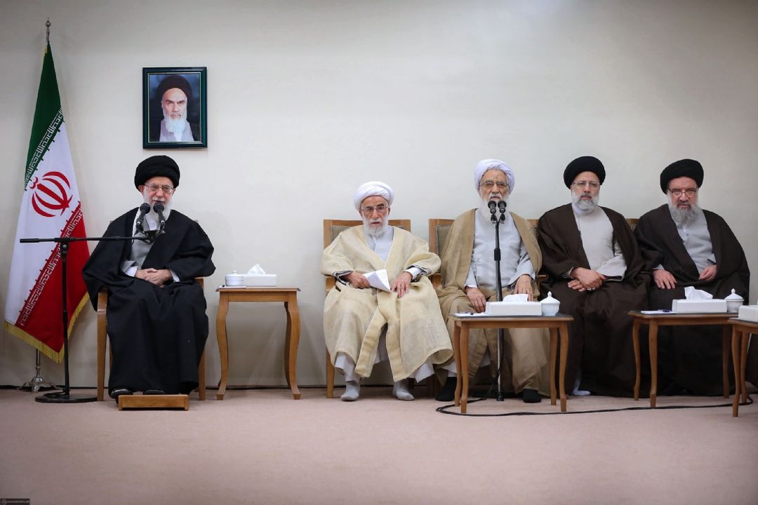 پنج خاطره و روایت رهبر انقلاب از حضرت امام خمینی رضوان‌الله‌علیه در دیدار خبرگان رهبری