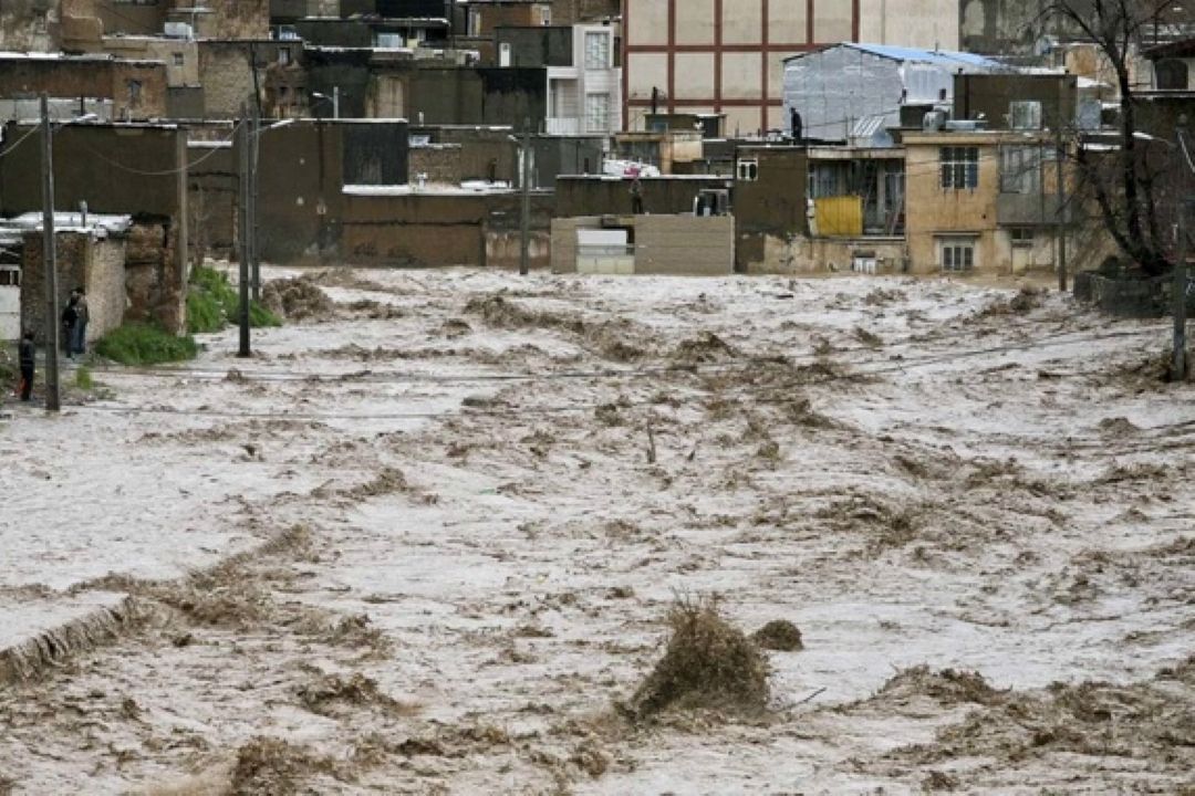 نخستین موکب از خراسان رضوی در لرستان مستقر شده است و به سیلزگان خدمت رسانی می کند 