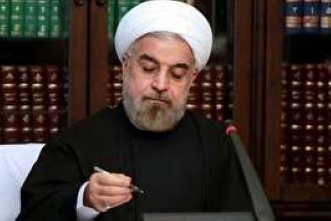 مراسم افتتاح طرح های توسعه منابع آب و خاك ما نفت را به فروش می رسانیم
