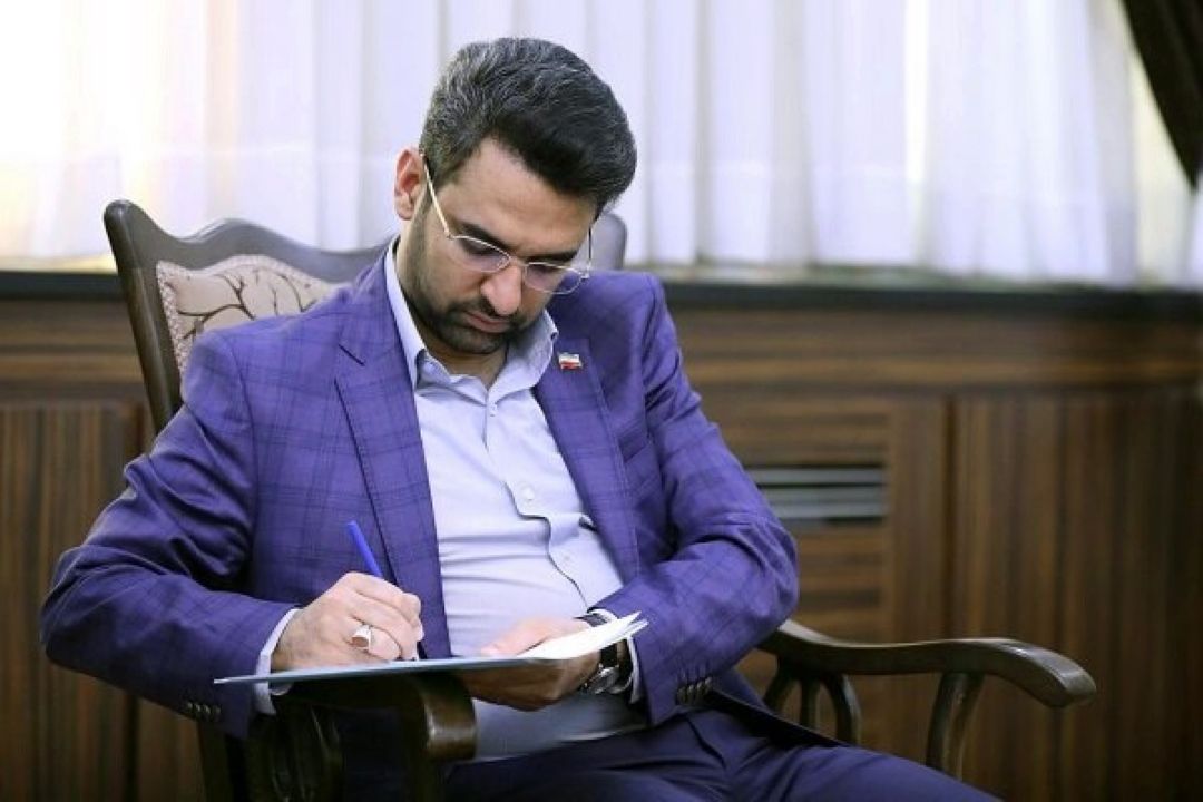  توصیه رهبر انقلاب به آذری جهرمی درباره شبكه ملی اطلاعات
