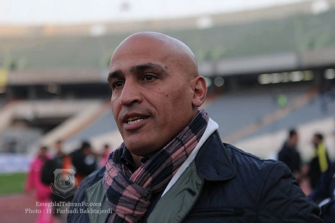 علیرضا منصوریان سرمربی ذوب آهن ایران (لیگ قهرمانان فوتبال آسیا)