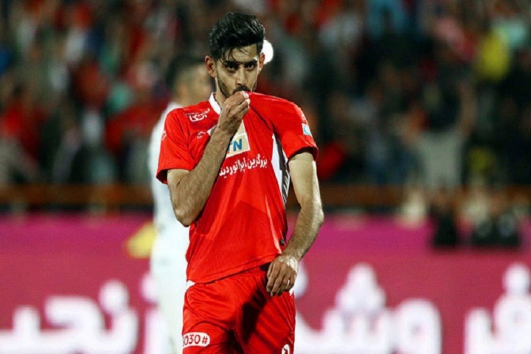 ترابی در پرسپولیس ماند