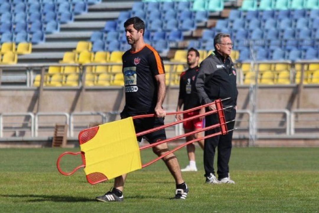 مدیرعامل باشگاه سرمربی جدید پرسپولیس را به كریم باقری معرفی كرد