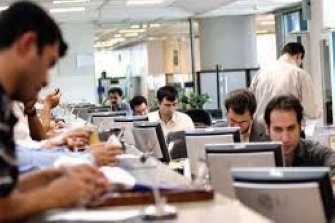 تمرینات كششی در محیط كار سبب افزایش انرژی كارمندان می‌شود